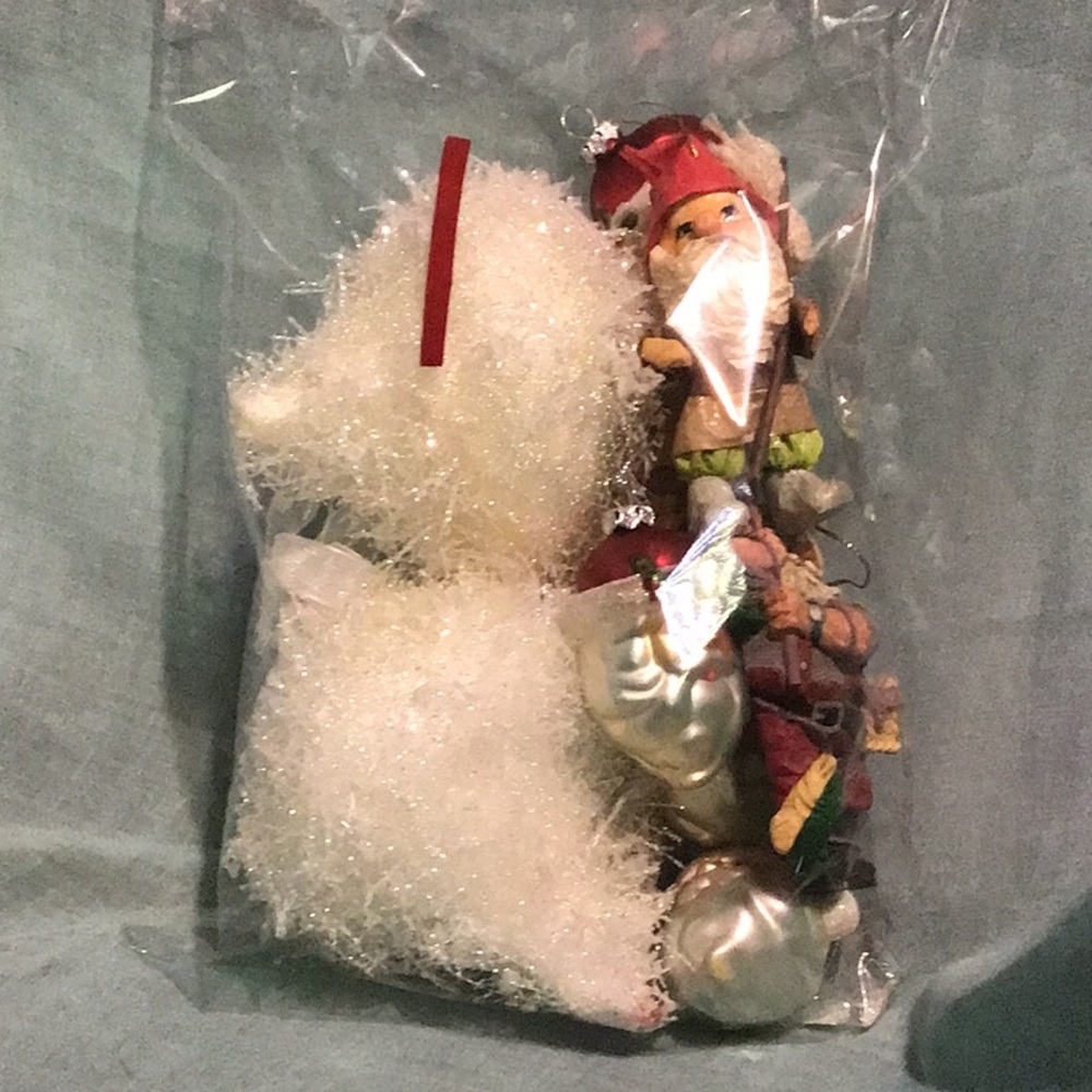 5 lots of ornaments